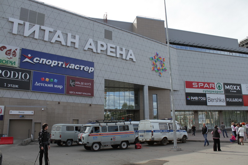 Титан арена архангельск. Архангельск центр Титан Арена. ТЦ Титан Арена Архангельск. Титан Арена заминирована Архангельск. Титан Арена Северодвинск.