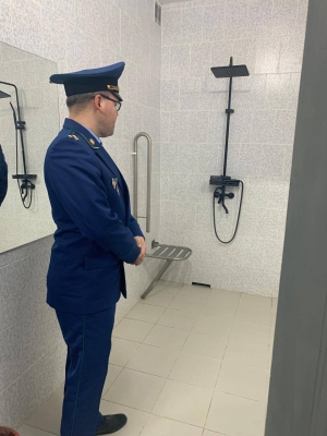 Прокурором обеспечена защита прав инвалидов и маломобильных групп граждан на доступность объектов социальной инфраструктуры в г. Вельске