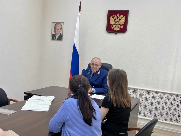 Первый заместитель прокурора Архангельской области и Ненецкого автономного округа Сергей Белогуров провел личный прием граждан в приемной Президента Российской Федерации в Архангельской области