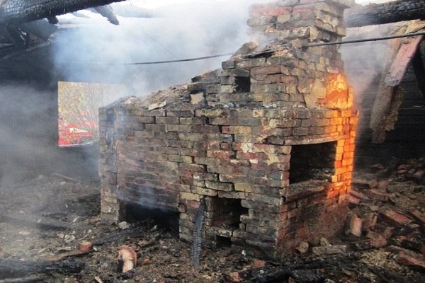 Ночью под Северодвинском огнём повреждены две дачи
