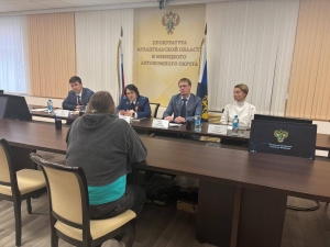 Заместителем прокурора области и автономного округа  проведен прием граждан по вопросам оказания гражданам социальных услуг и медицинской помощи