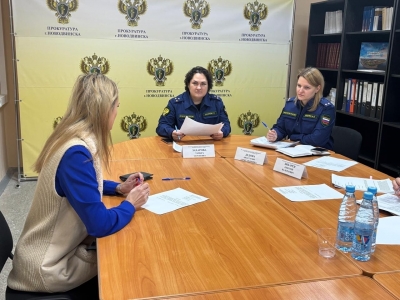 Заместитель прокурора области и автономного округа Тамара Захарова провела личный прием граждан