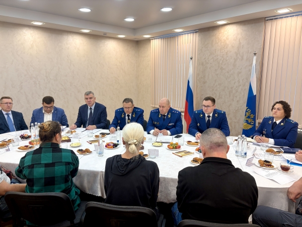Заместитель Генерального прокурора Российской Федерации Алексей Захаров встретился с участниками специальной военной операции Архангельской области