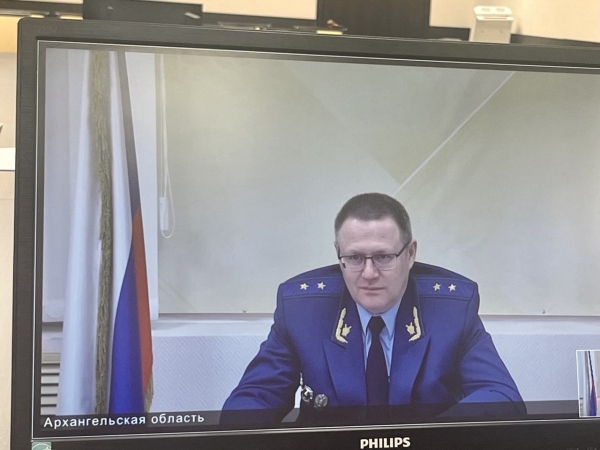 Прокурор Архангельской области и Ненецкого автономного округа Николай Хлустиков в режиме видеоконференцсвязи провел личный прием жителей Ленского района, Верхнетоемского и Шенкурского округов Архангельской области