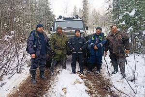 Провел 4 ночи в лесу, питаясь снегом: охотник, пропавший в Холмогорском районе, найден живым
