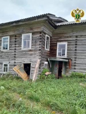 В Архангельской области Приморская межрайонная прокуратура держит на контроле ситуацию с выходом медведей к населенным пунктам