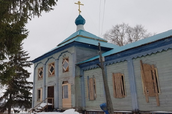 В Няндомском районе пожарные отстояли старинную церковь
