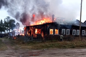 При пожаре в нежилом доме пострадал мужчина