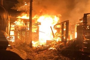 В Коношском районе пожарные спасли здание детсада и несколько жилых домов