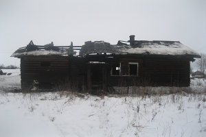 Дом сгорел, пока хозяин гостил в соседней деревне