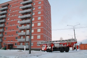 В Новом Посёлке 21-летняя девушка выпала из окна и получила травмы (Архангельск)