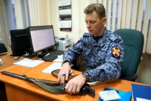 Участники СВО благодарят сотрудников Росгвардии и жителей Архангельской области за переданные ружья