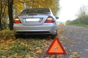 В каких случаях машине нужен эвакуатор: оценка поломок