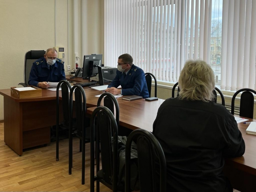 Мобильная приемная прокуратуры области осуществила выезды в  г. Коряжму и Вилегодский муниципальный округ