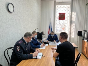 Прокурором области Николаем Хлустиковым проведен личный прием граждан в г. Онега