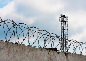 Суд согласился с позицией прокуратуры и отказал осужденному заменить лишение свободы на более мягкий вид наказания