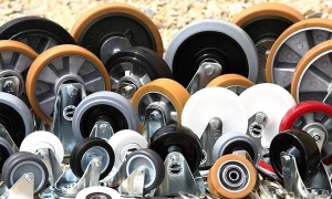 Промышленные колеса для складских и производственных тележек: гид по выбору оптимальной модели