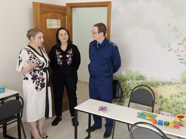 Заместителем прокурора Архангельской области и Ненецкого автономного округа осуществлен прием граждан в Межрегиональной общественной организации по оказанию помощи детям с ограниченными возможностями здоровья и инвалидам и их семьям «Особое детство»