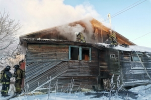 В поселке Динамо горел 4-квартирный дом