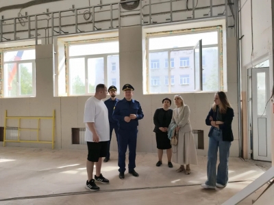 Прокурор Северодвинска проверил ход и качество выполнения работ по капитальному ремонту зданий образовательных учреждений