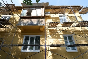 Прокуратура Устьянского района обязала подрядную организацию устранить дефекты, выявленные при проведении капитального ремонта крыши многоквартирного дома