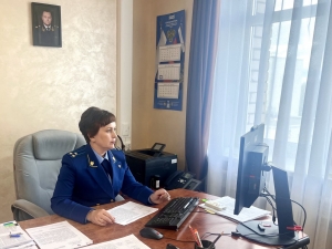 Заместитель прокурора Архангельской области и Ненецкого автономного округа Елена Архипова в режиме видео-конференц-связи провела личный прием жителей Виноградовского округа